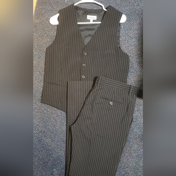 Le chateau suit pants & vest - Picture 8 of 8